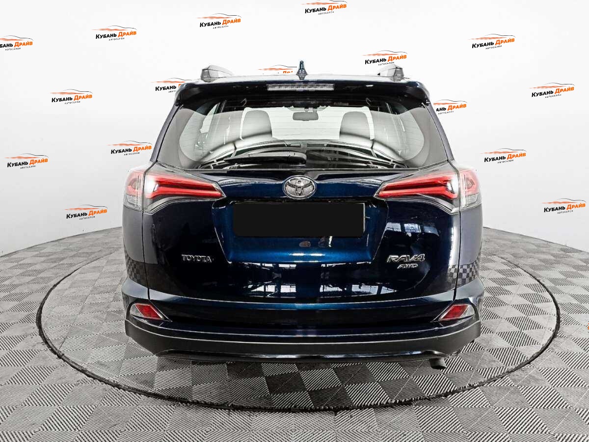 Toyota RAV4 2019 года с пробегом. Фото: #5