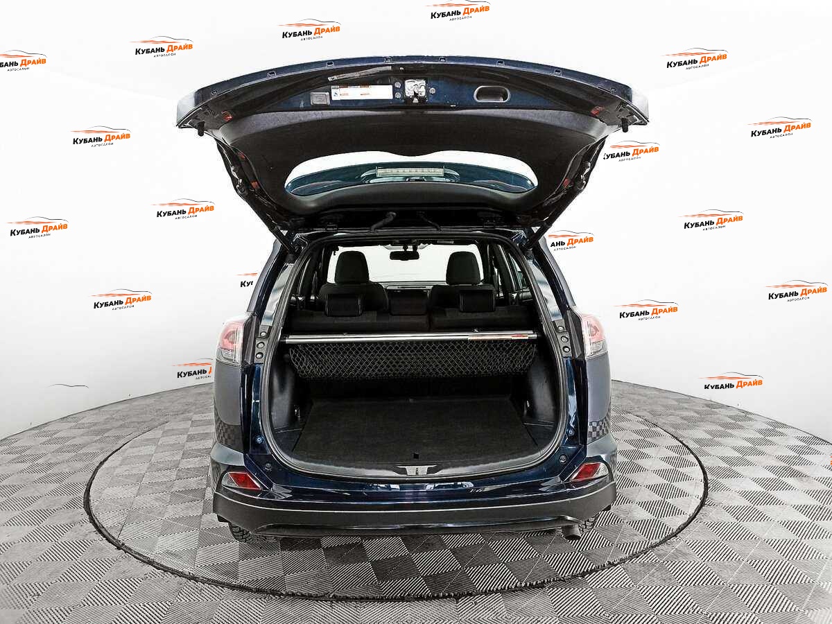 Toyota RAV4 2019 года с пробегом. Фото: #9