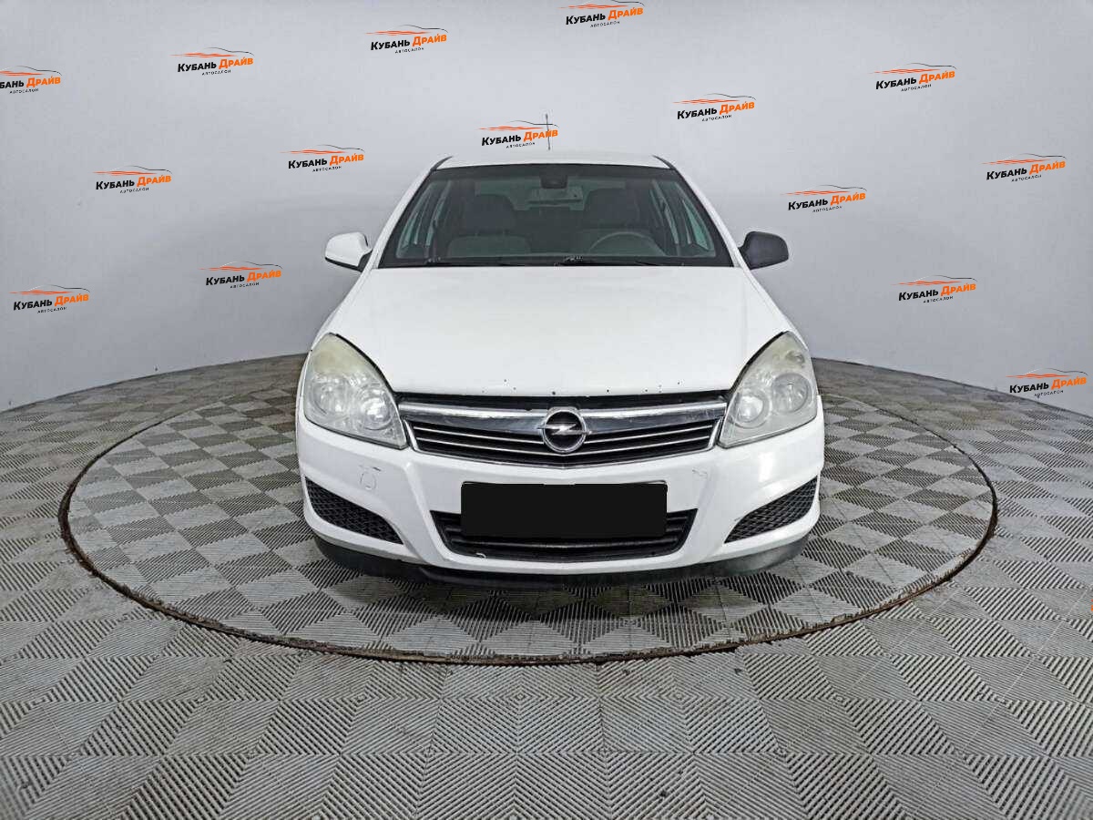 Opel Astra 2013 года с пробегом. Фото: #1
