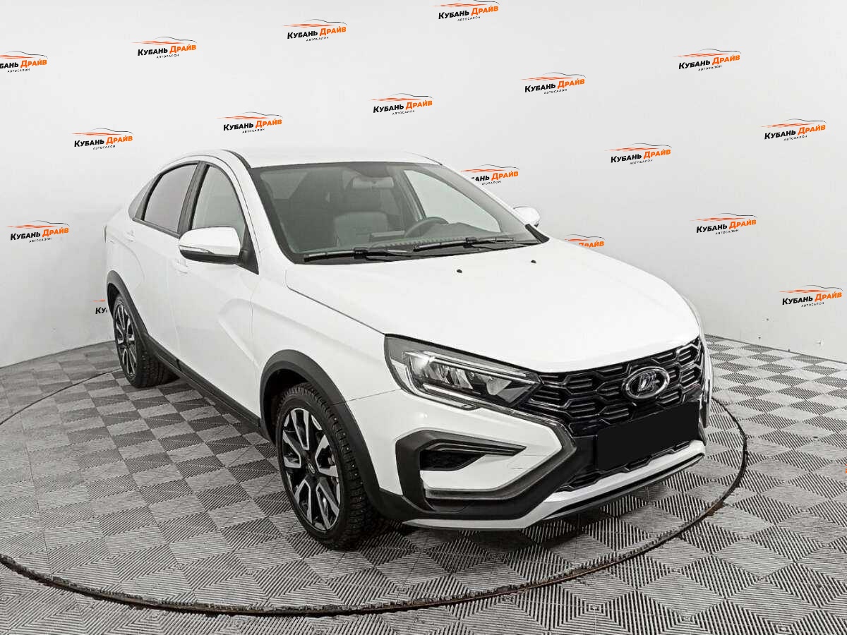 Lada (ВАЗ) Vesta 2023 года с пробегом. Фото: #2
