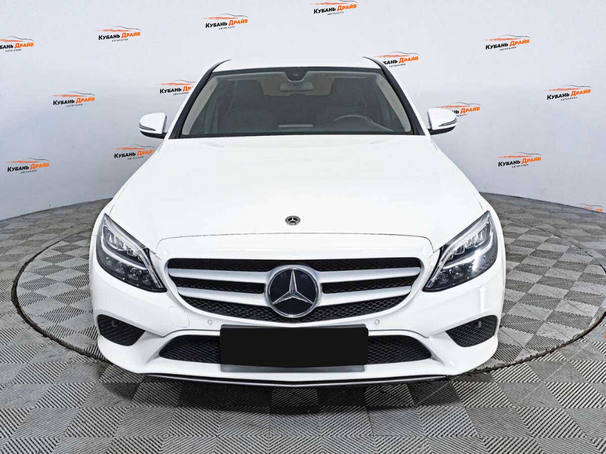 Mercedes-Benz C-Класс 2018 года с пробегом. Фото: #1