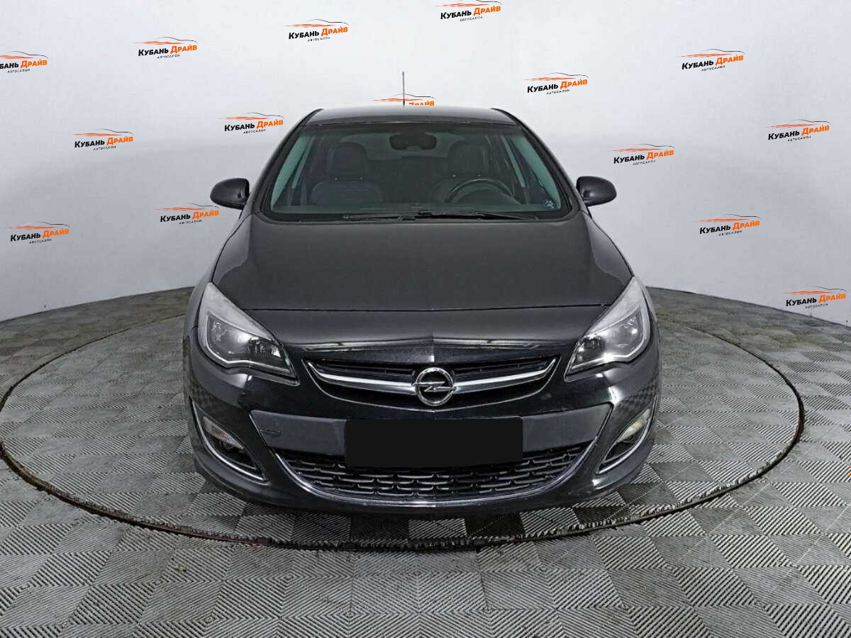Opel Astra 2012 года с пробегом. Фото: #1