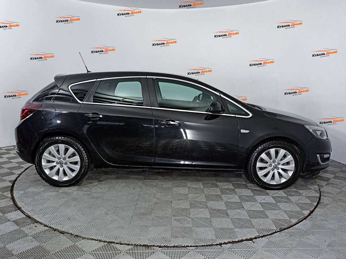 Opel Astra 2012 года с пробегом. Фото: #3