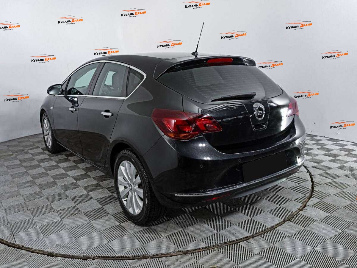 Opel Astra 2012 года с пробегом. Фото: #6