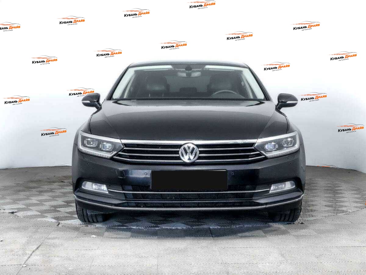 Volkswagen Passat 2017 года с пробегом. Фото: #1