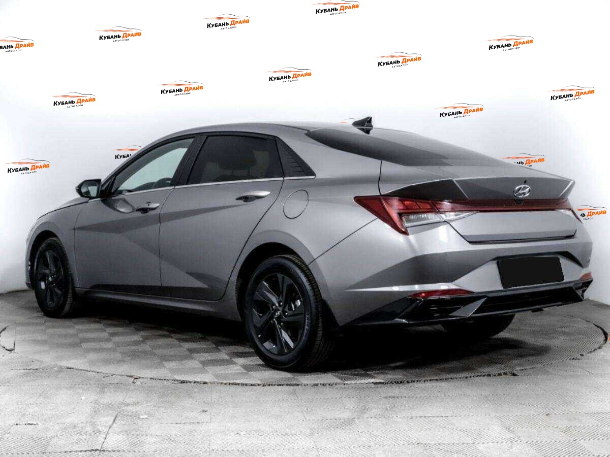 Hyundai Elantra 2021 года с пробегом. Фото: #5