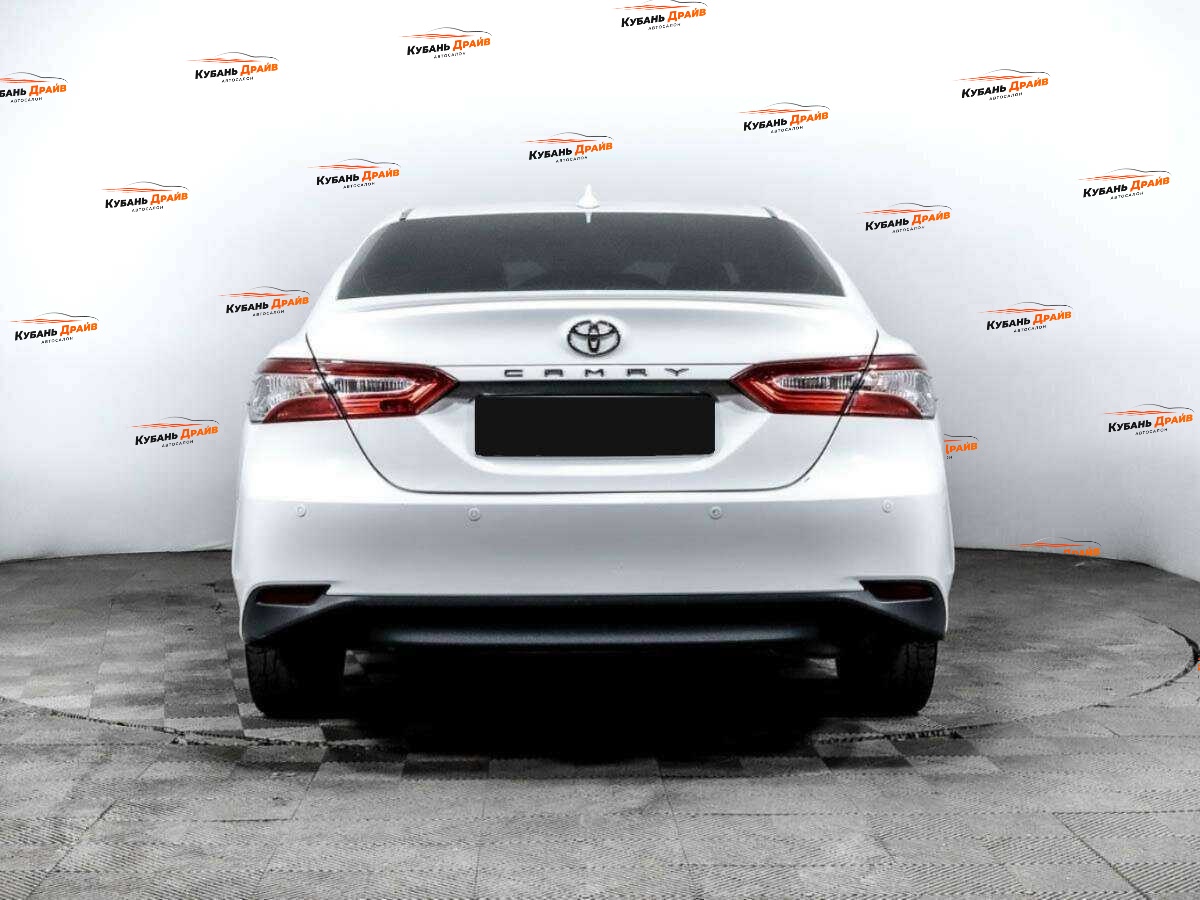 Toyota Camry 2020 года с пробегом. Фото: #4