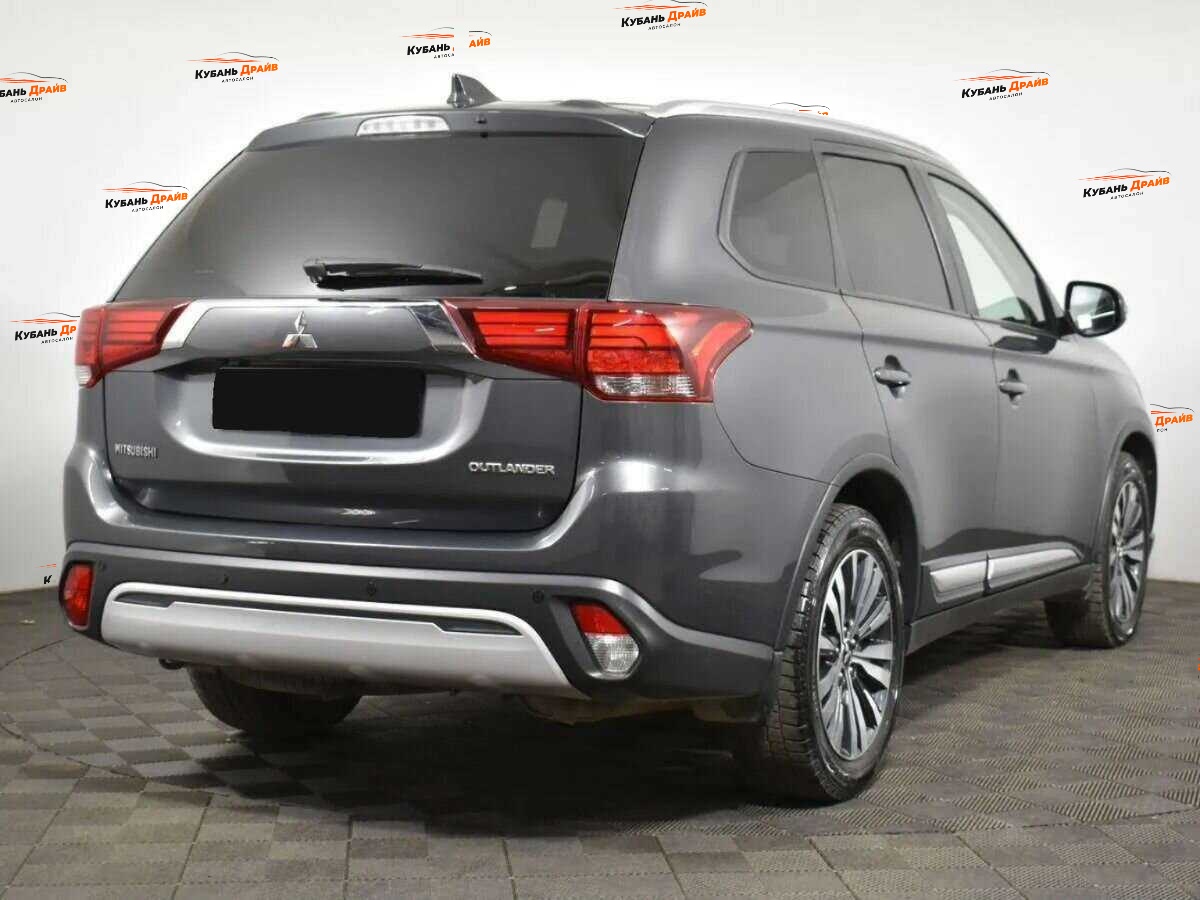 Mitsubishi Outlander 2019 года с пробегом. Фото: #2