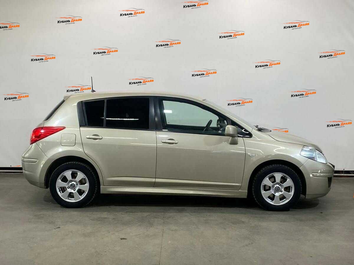 Nissan Tiida 2013 года с пробегом. Фото: #3