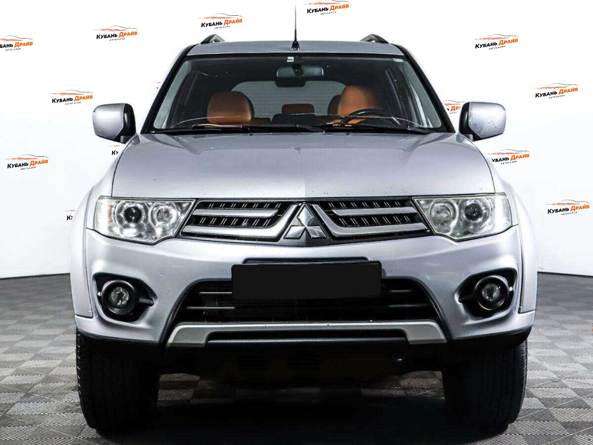Mitsubishi Pajero Sport 2014 года с пробегом. Фото: #1