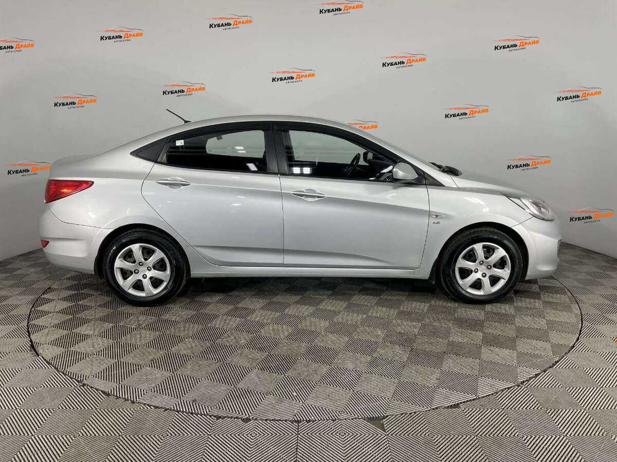 Hyundai Solaris 2012 года с пробегом. Фото: #3