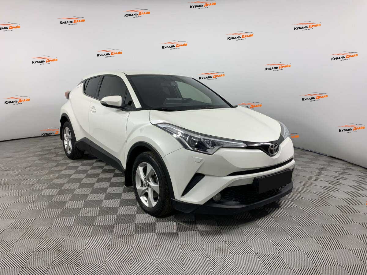 Toyota C-HR 2019 года с пробегом. Фото: #2