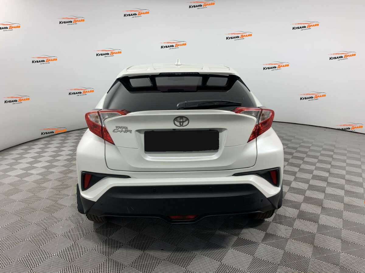 Toyota C-HR 2019 года с пробегом. Фото: #5