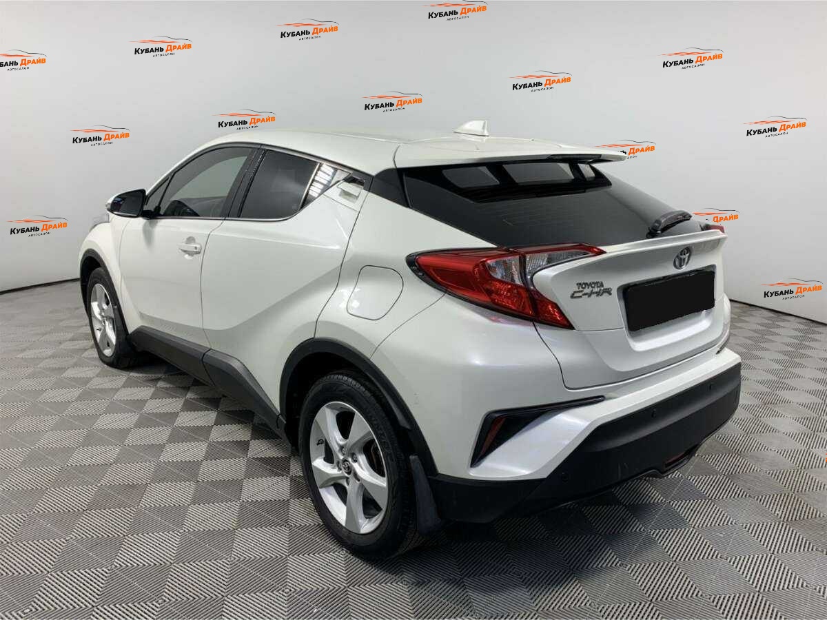 Toyota C-HR 2019 года с пробегом. Фото: #6