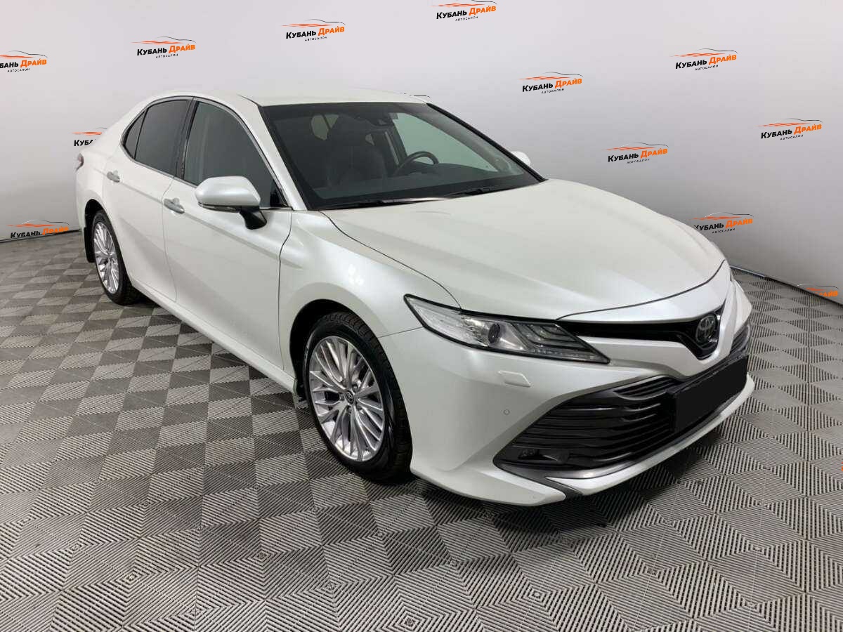 Toyota Camry 2021 года с пробегом. Фото: #2