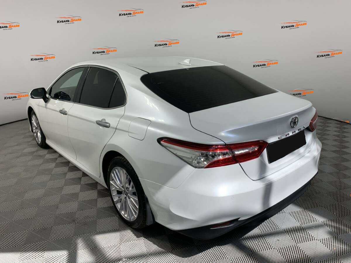 Toyota Camry 2021 года с пробегом. Фото: #6