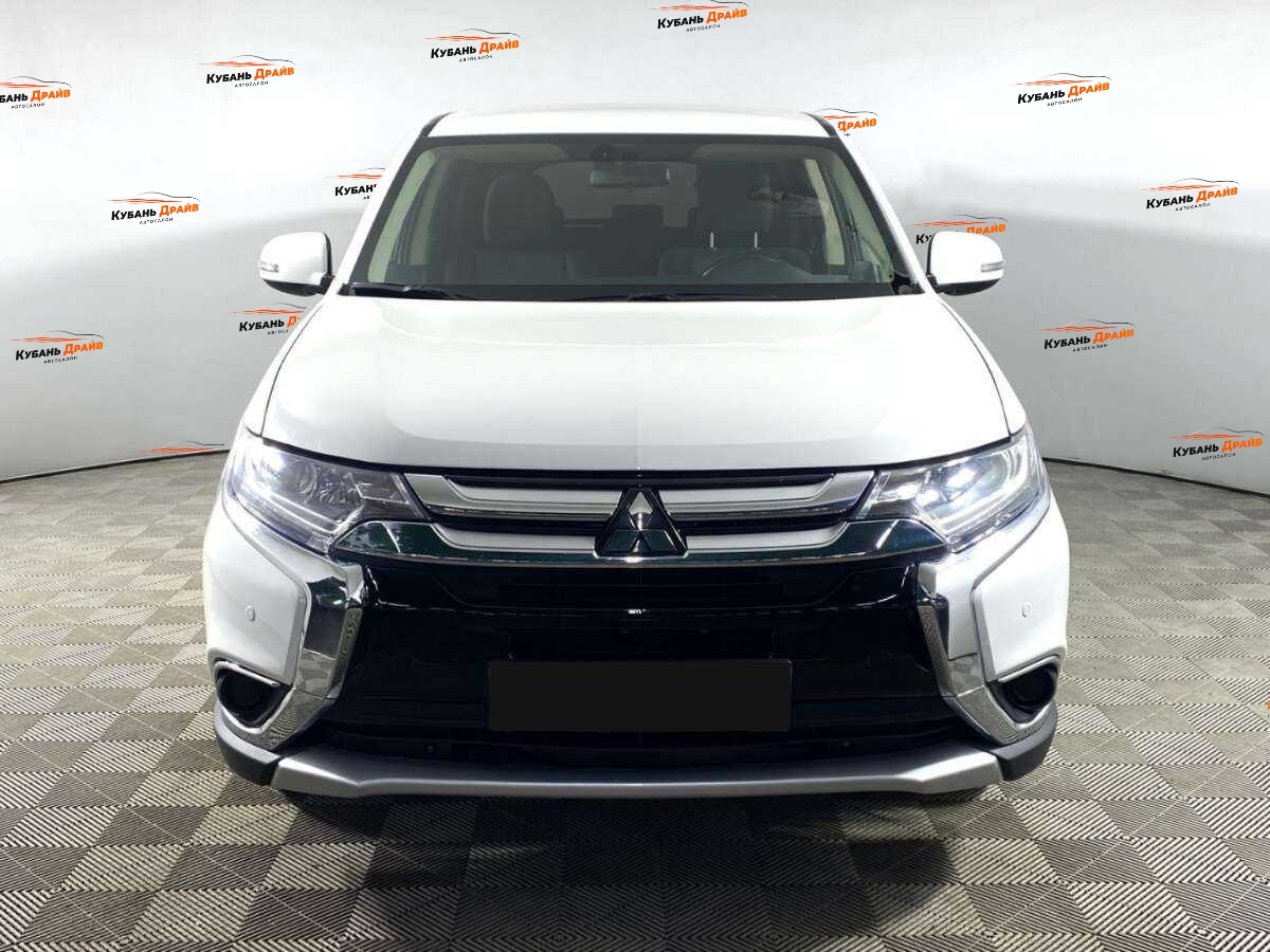 Mitsubishi Outlander 2017 года с пробегом. Фото: #1