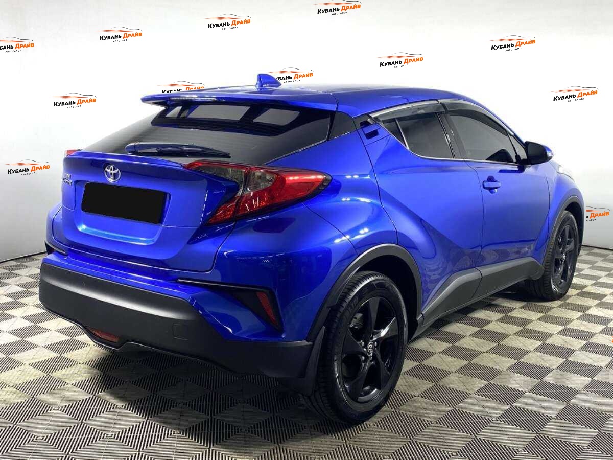 Toyota C-HR 2019 года с пробегом. Фото: #3