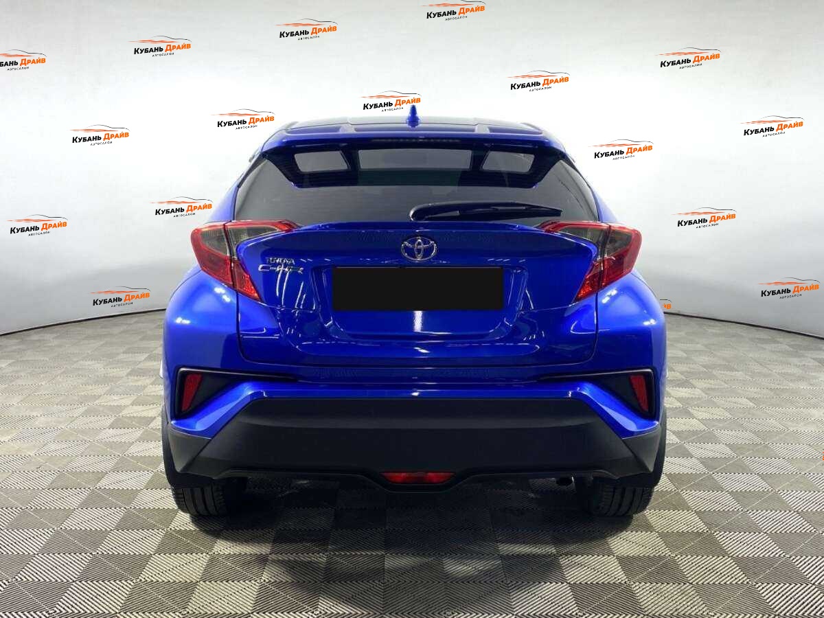 Toyota C-HR 2019 года с пробегом. Фото: #4