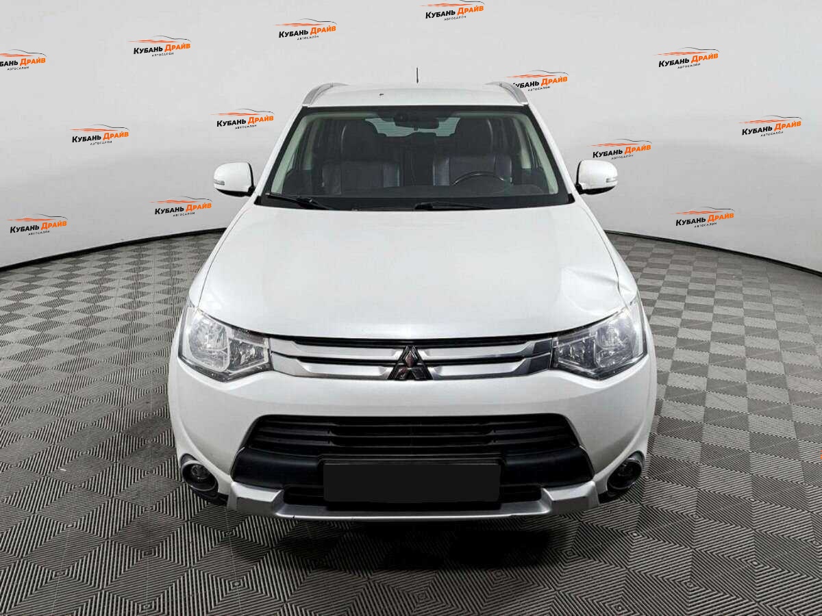 Mitsubishi Outlander 2014 года с пробегом. Фото: #1