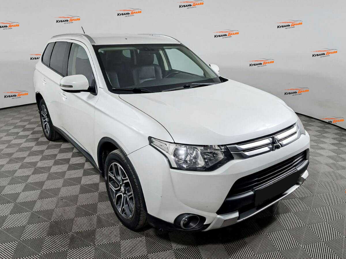 Mitsubishi Outlander 2014 года с пробегом. Фото: #2