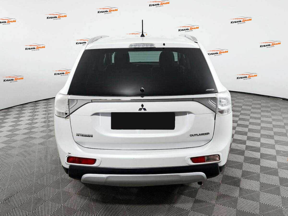 Mitsubishi Outlander 2014 года с пробегом. Фото: #4
