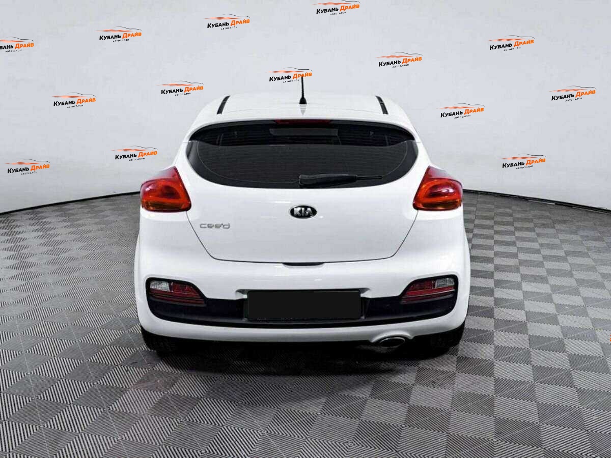 Kia Ceed 2013 года с пробегом. Фото: #4