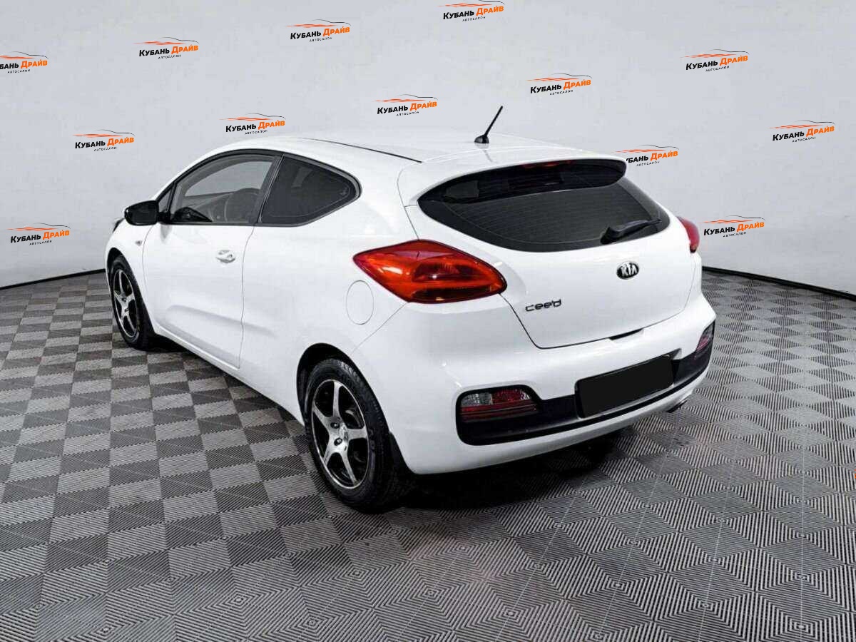Kia Ceed 2013 года с пробегом. Фото: #5