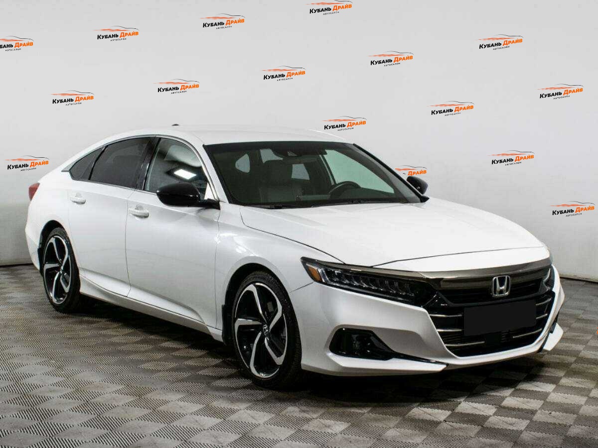 Honda Accord 2022 года с пробегом. Фото: #2