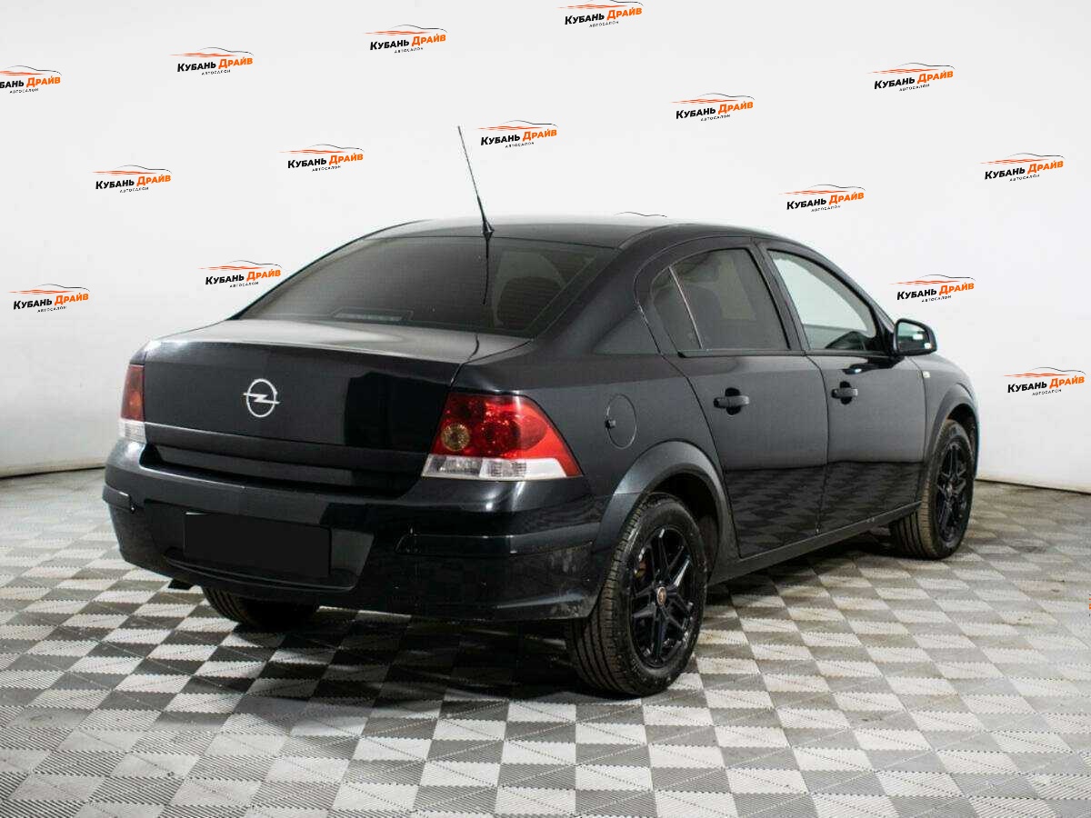 Opel Astra 2014 года с пробегом. Фото: #3
