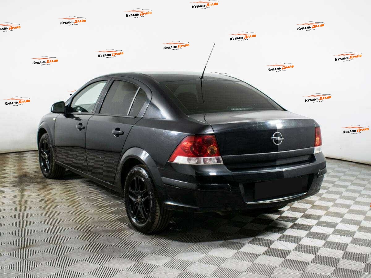 Opel Astra 2014 года с пробегом. Фото: #5