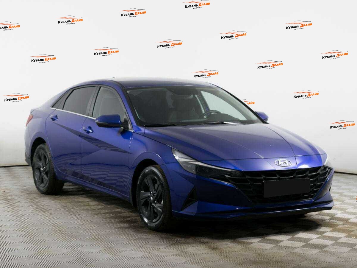 Hyundai Elantra 2021 года с пробегом. Фото: #2