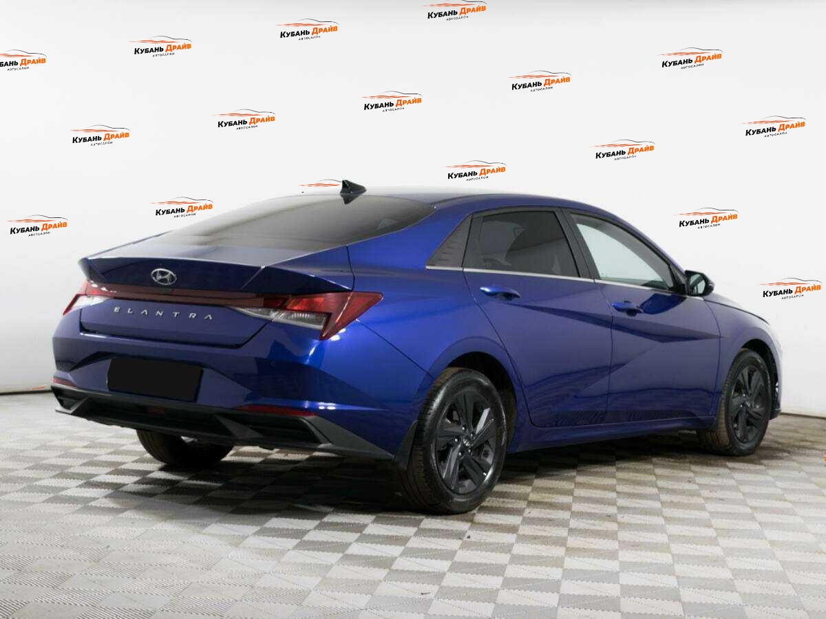 Hyundai Elantra 2021 года с пробегом. Фото: #3
