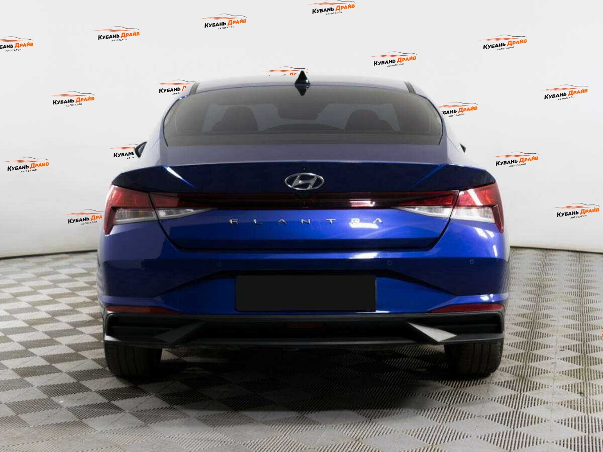 Hyundai Elantra 2021 года с пробегом. Фото: #4