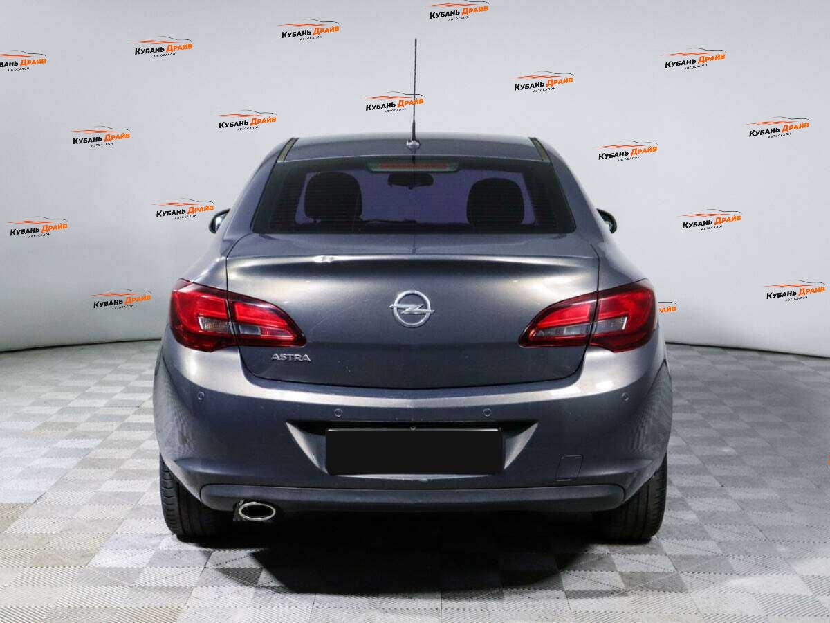 Opel Astra 2014 года с пробегом. Фото: #4