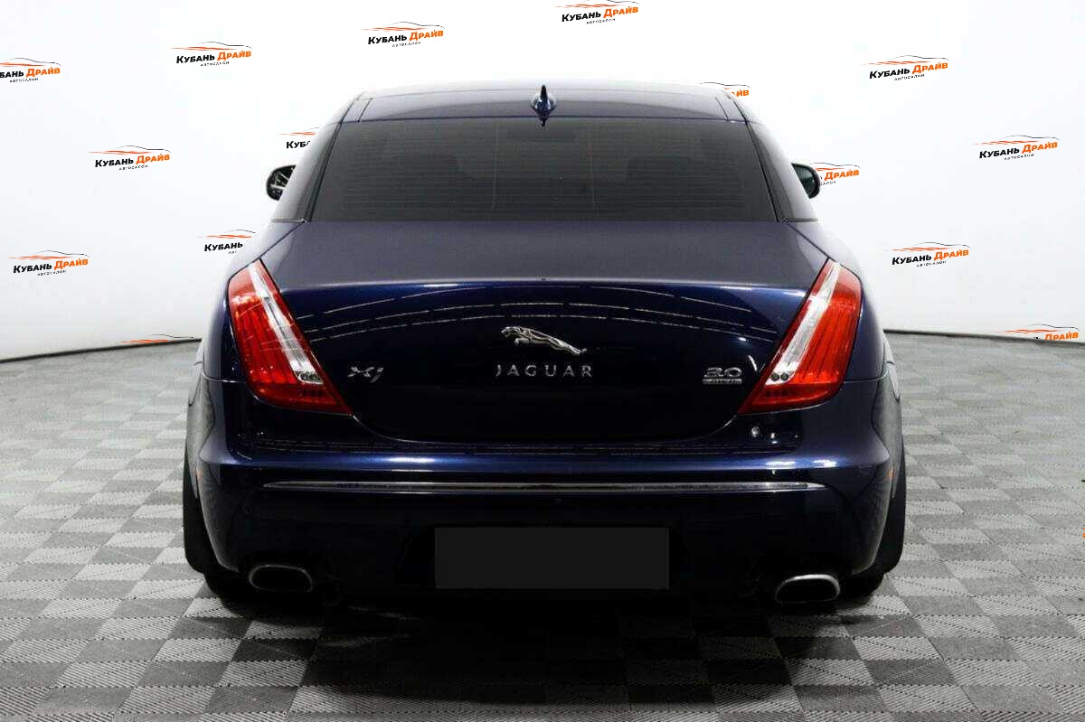 Jaguar XJ 2013 года с пробегом. Фото: #5