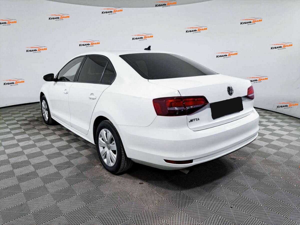 Volkswagen Jetta 2017 года с пробегом. Фото: #4