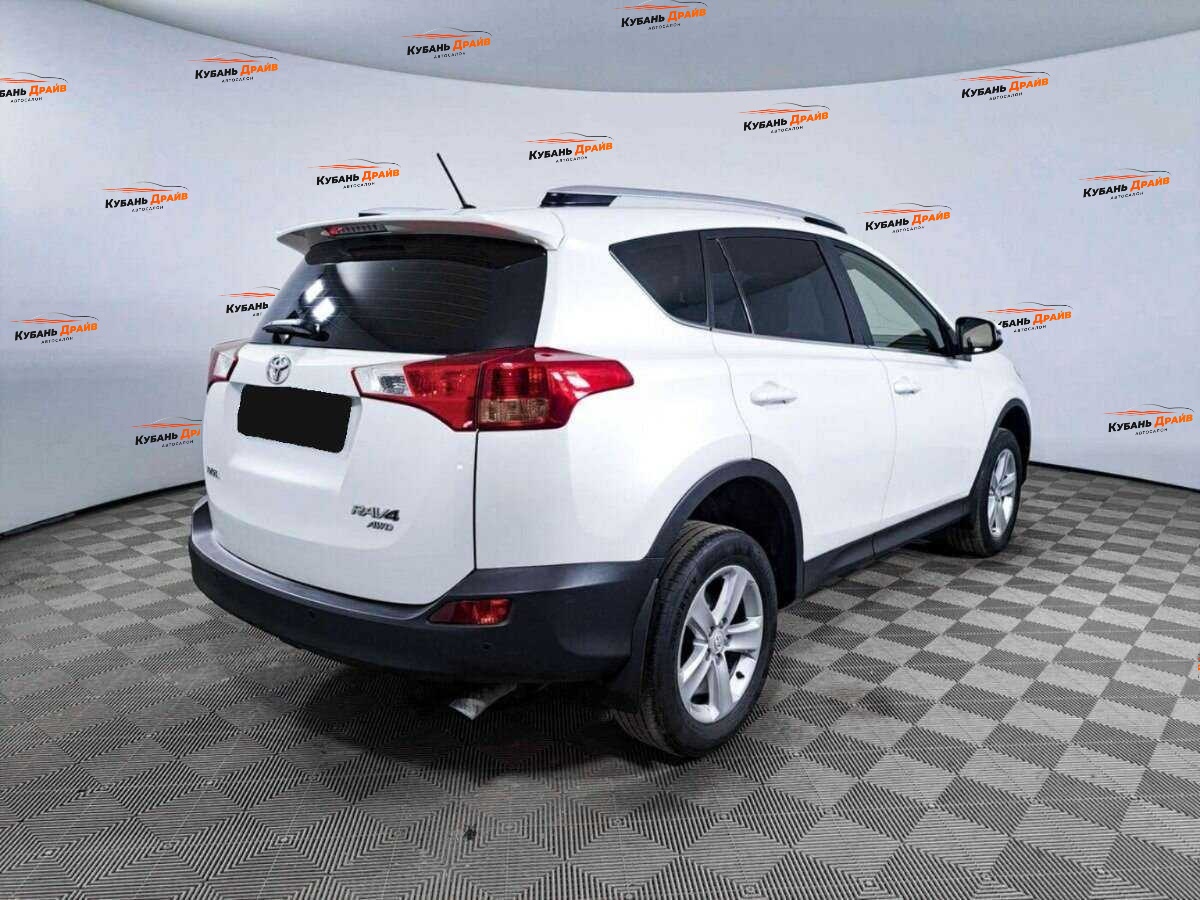 Toyota RAV4 2014 года с пробегом. Фото: #4