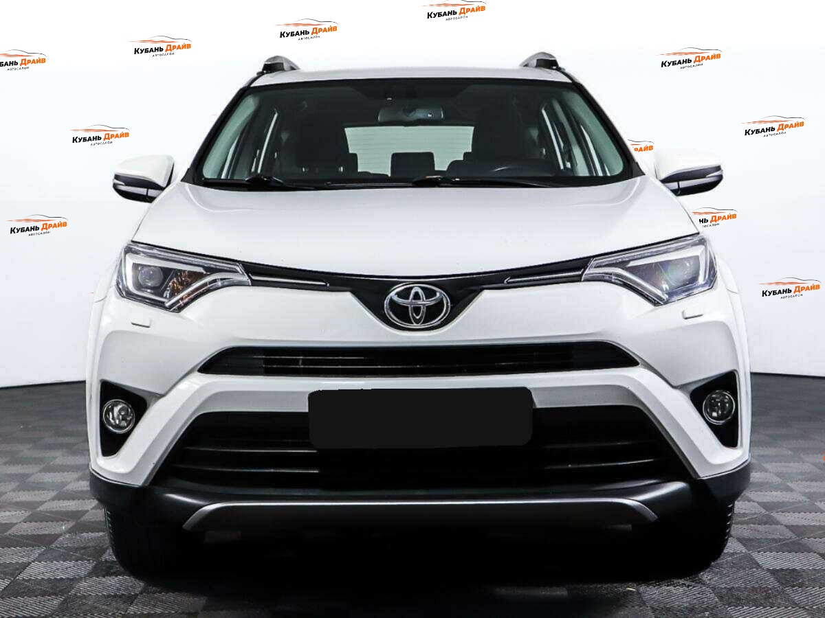 Toyota RAV4 2018 года с пробегом. Фото: #1