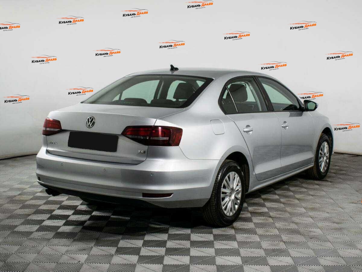 Volkswagen Jetta 2018 года с пробегом. Фото: #4