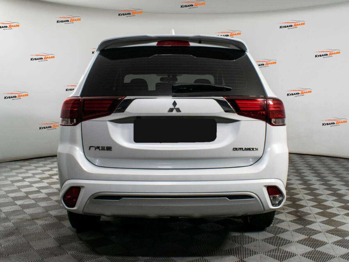 Mitsubishi Outlander 2022 года с пробегом. Фото: #5