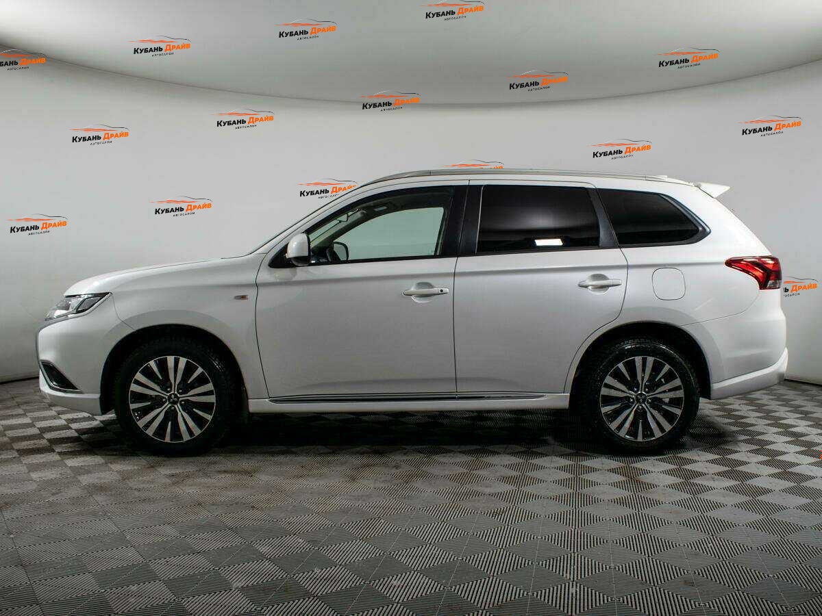Mitsubishi Outlander 2022 года с пробегом. Фото: #7