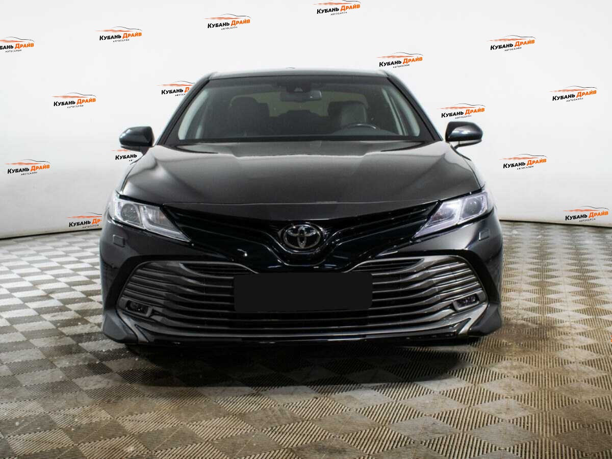 Toyota Camry 2018 года с пробегом. Фото: #1