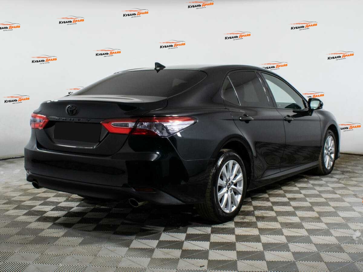 Toyota Camry 2018 года с пробегом. Фото: #4