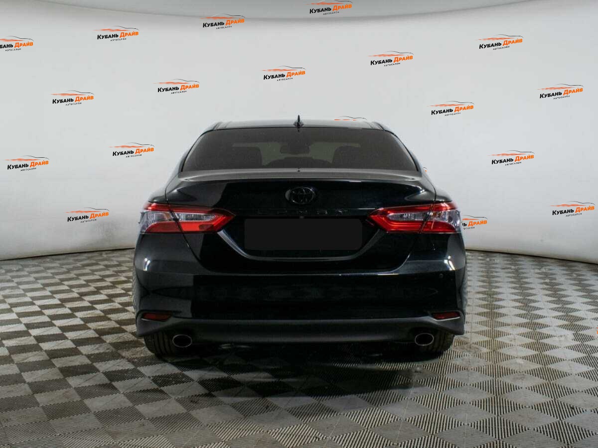 Toyota Camry 2018 года с пробегом. Фото: #5