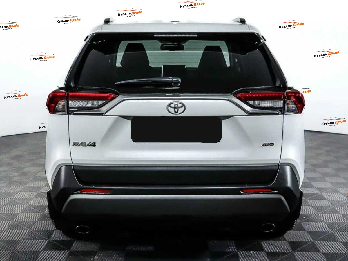 Toyota RAV4 2021 года с пробегом. Фото: #5
