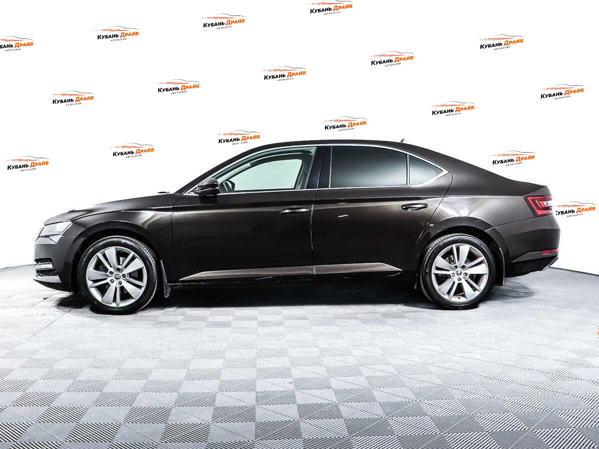 Skoda Superb 2021 года с пробегом. Фото: #7