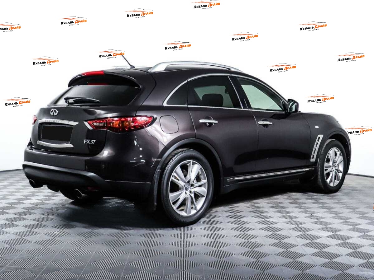 Infiniti FX 2012 года с пробегом. Фото: #4