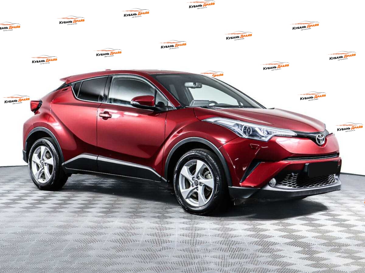 Toyota C-HR 2019 года с пробегом. Фото: #2