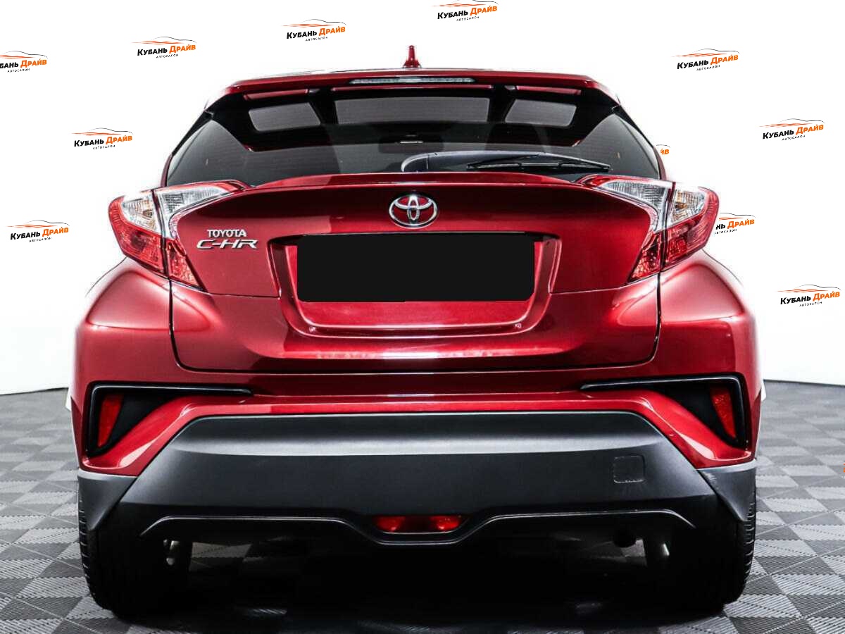 Toyota C-HR 2019 года с пробегом. Фото: #5
